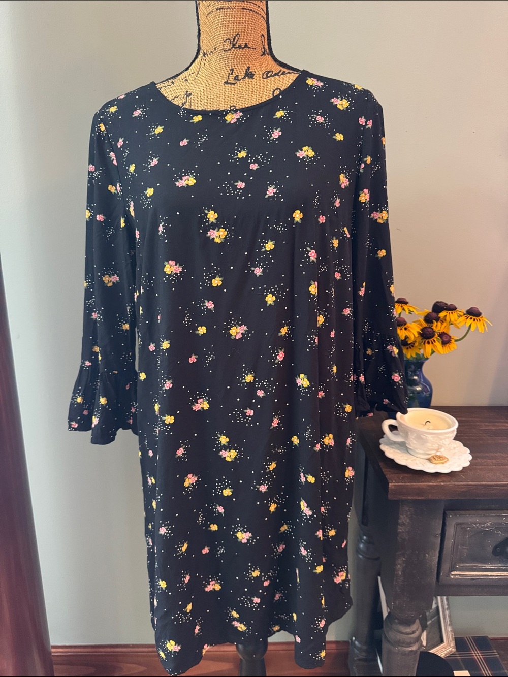 Old Navy Women's Black Floral Dress. Size M.